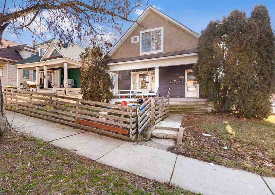 1st image of 225 W Nora Ave