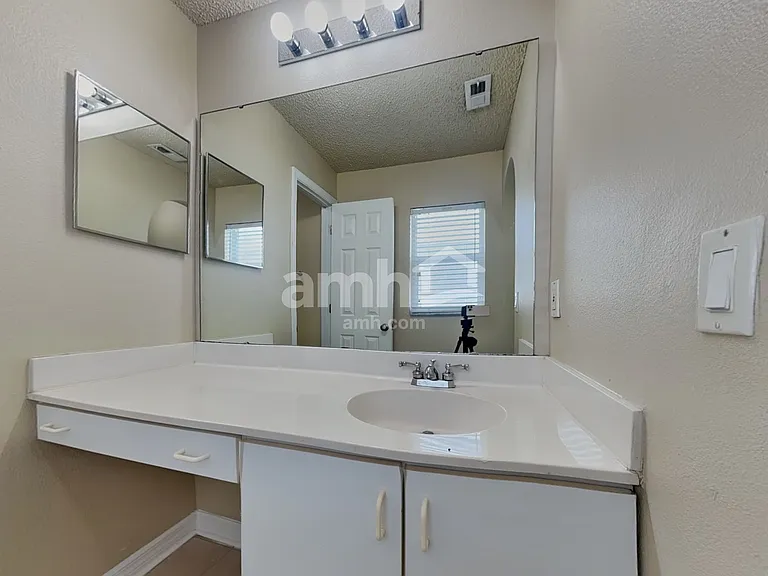 224 Sawyerwood Pl — Photo 9