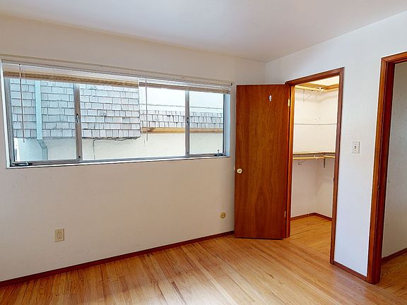 5th image of 2340 Hilgard Ave #10969916
