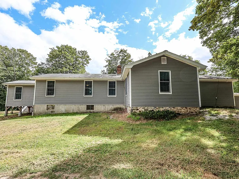 55 Holbrook Hill Rd — Photo 4
