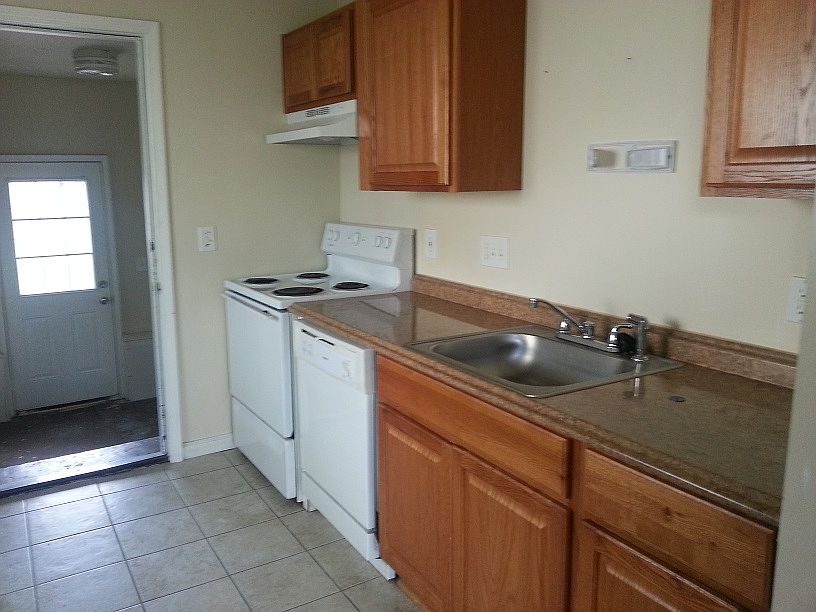 2nd image of 16844 Mayfield St