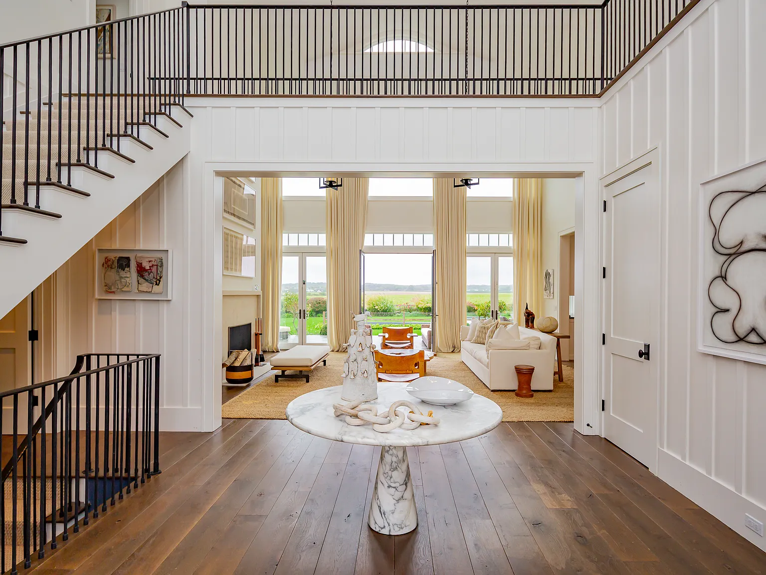 Stunning Designer's Own Estate With Tennis, Golf and Pool! — Photo 3