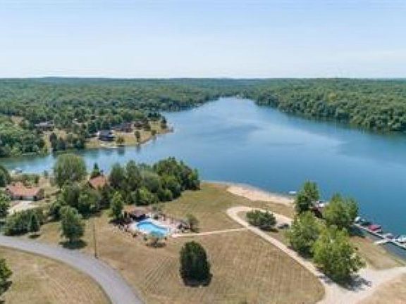 5th image of 273 Bridle Spur & Oak Ridge Dr