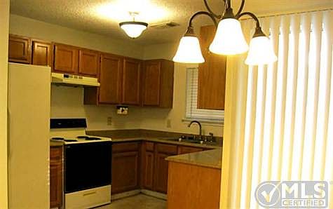 5th image of 1400 Woodfern Dr