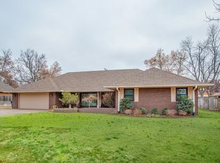1917 Mocking Bird Ln, Enid, OK 73703