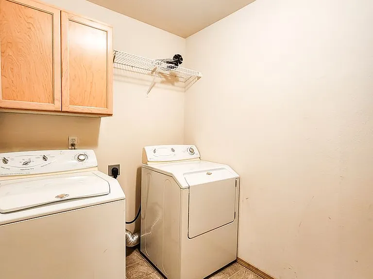 23115 Alder Dr — Photo 12