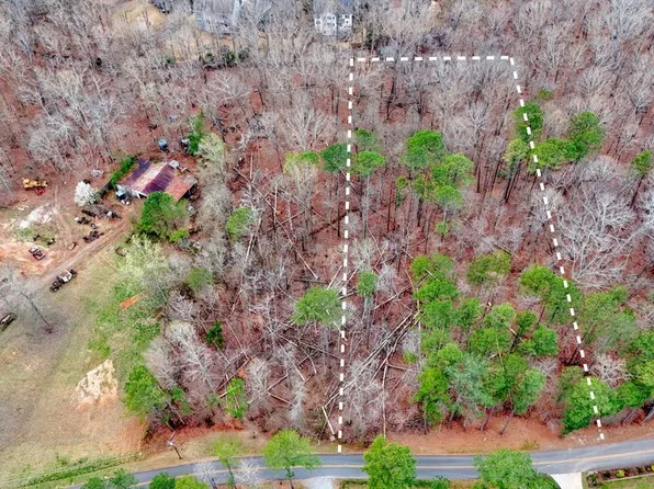 8245 Bow Trl, Woodstock, GA 30188