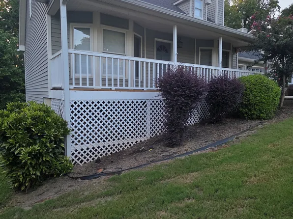 1055 Brown Duck Trl, Lawrenceville, GA 30043