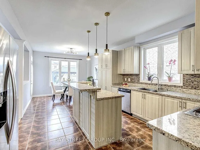 134 Ascalon Dr #UPPER — Photo 9