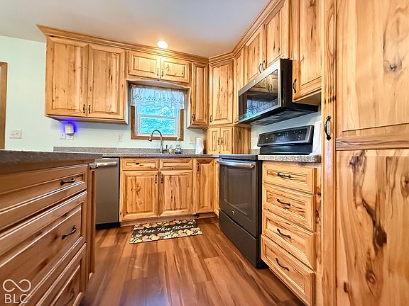 4th image of 2902 W Stratford Cir