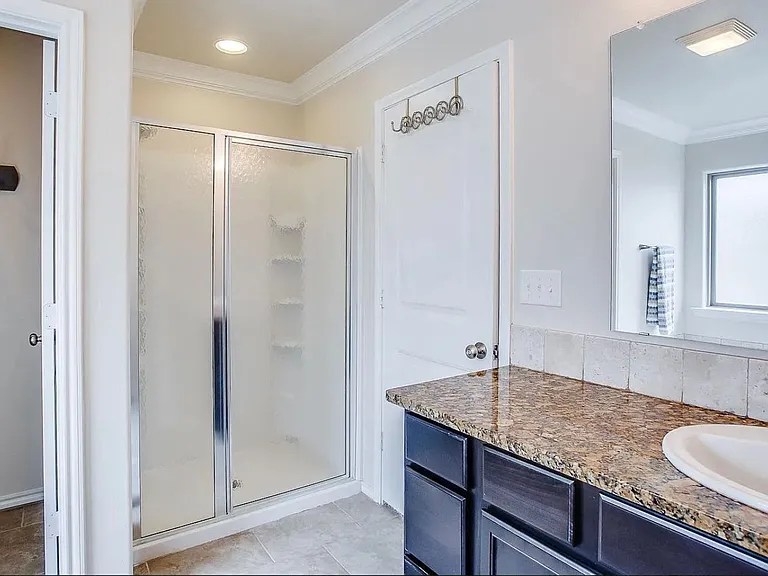 7428 103rd St — Photo 12