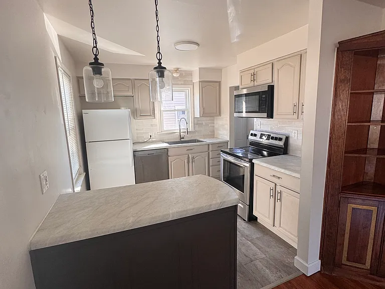412 Adams Ave — Photo 7