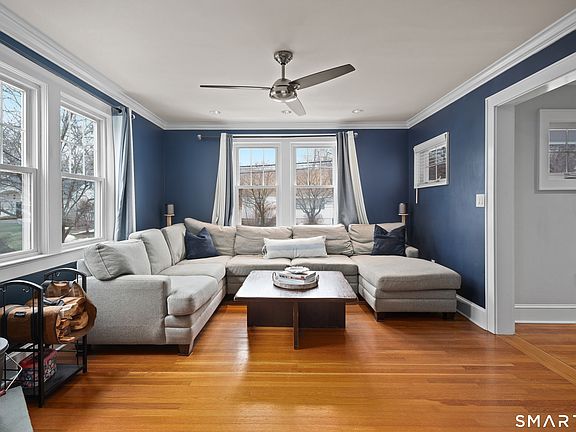 5th image of 33 Myrtle Street