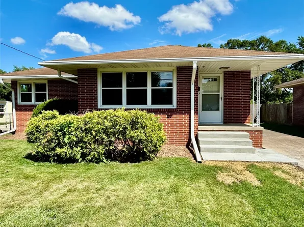 2327 Glenbrook Dr, Des Moines, IA 50316