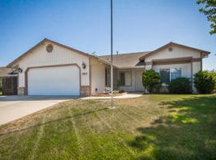 1957 Airstrip Rd, Redding, CA 96003