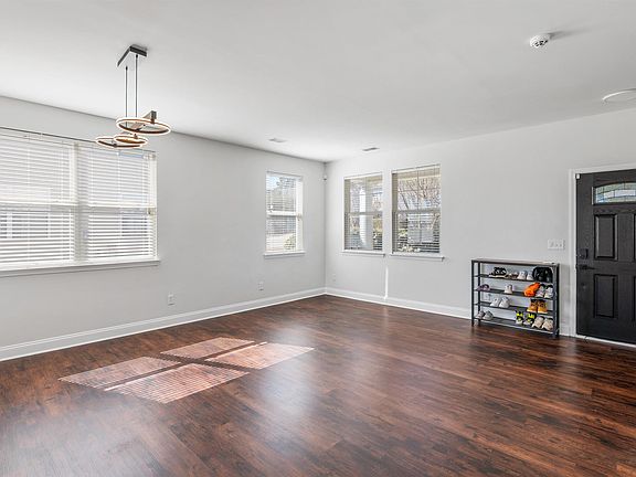 4th image of 429 Indigo Ridge Dr