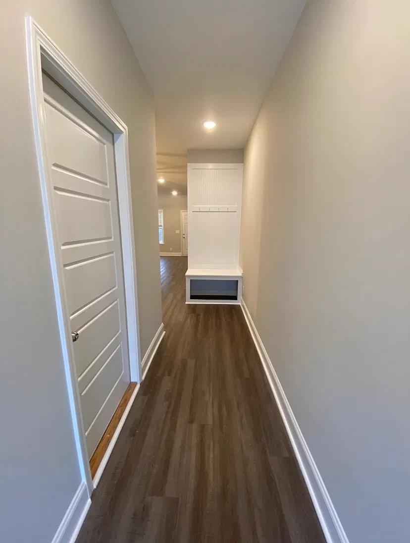 1027 Glenkirk Drive - D — Photo 3