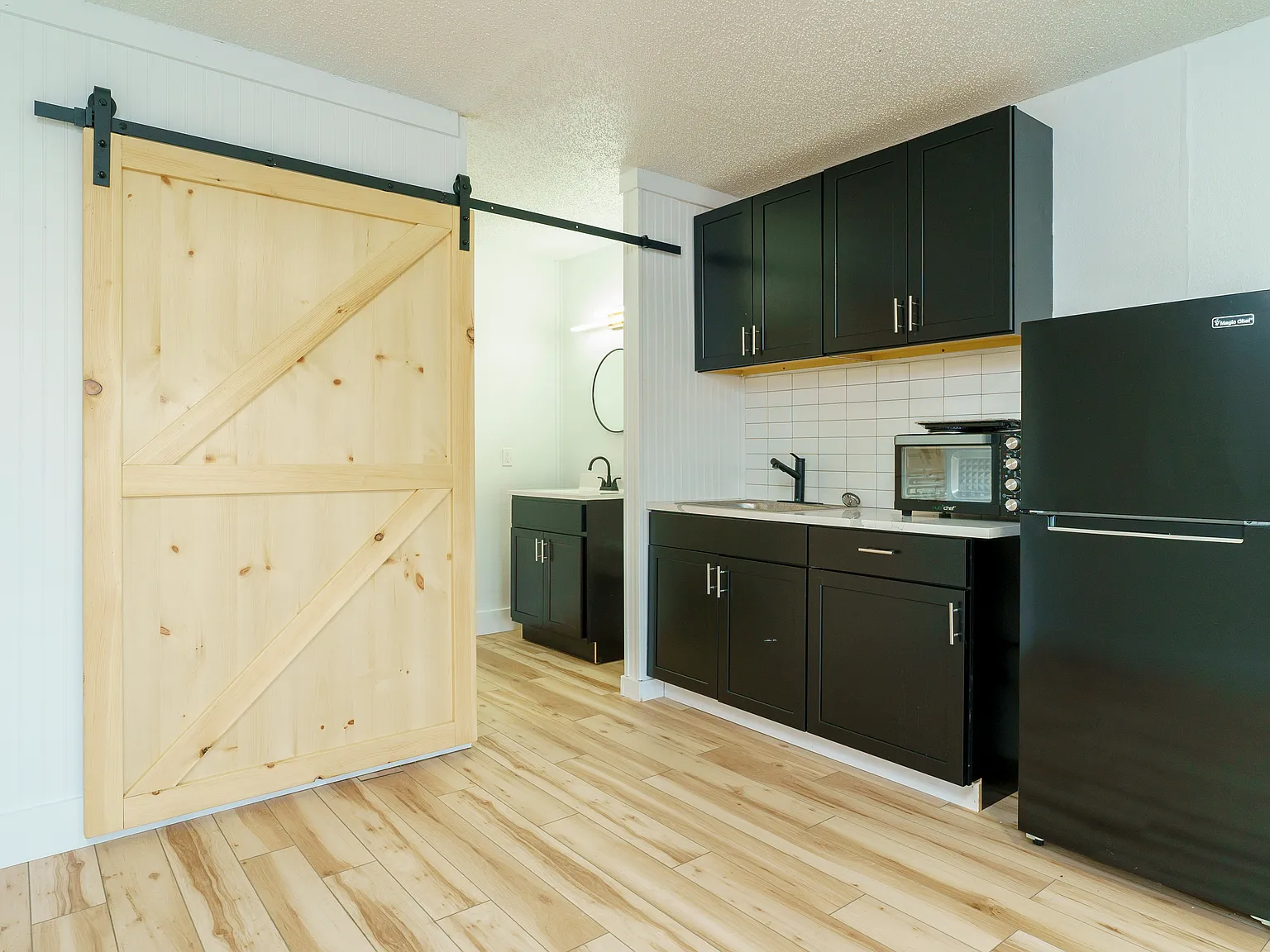 Studio, 300 sqft, $750 — Photo 2