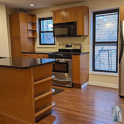 2nd image of 687 6th Ave APT 2