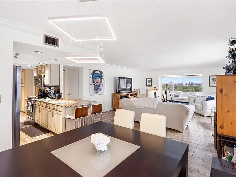 1750 Benjamin Franklin Dr #6G — Photo 42
