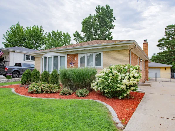 711 Schiller St, Itasca, IL 60143