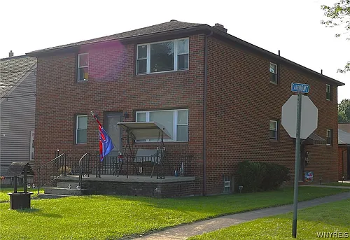 105 Fernald Ave Photo 1