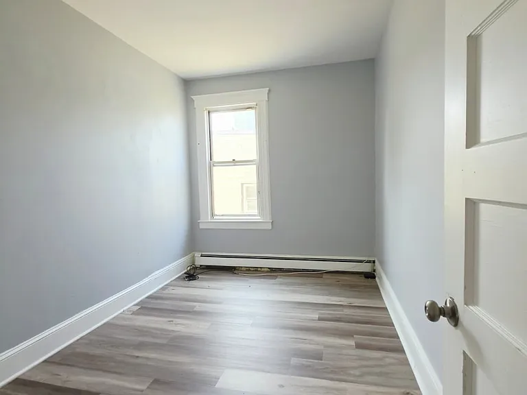 104 Fulton Ave #2E — Photo 4