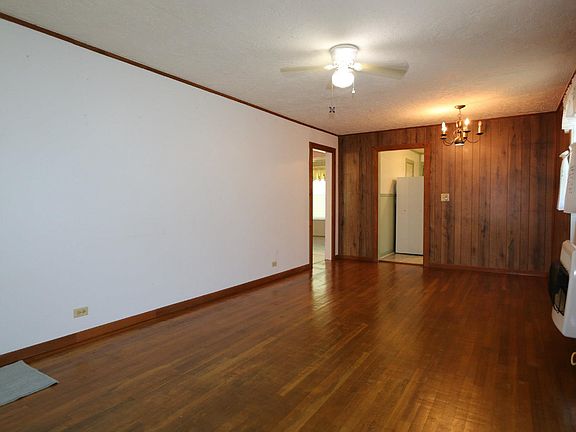 4th image of 840 Acton St