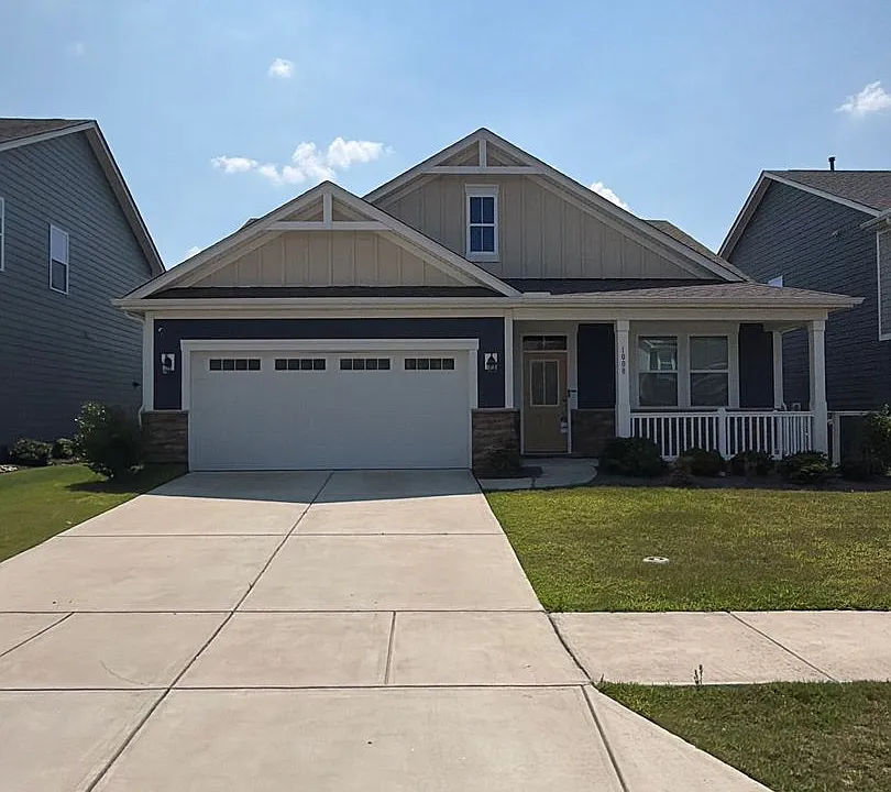 1008 Fairbrae Ln