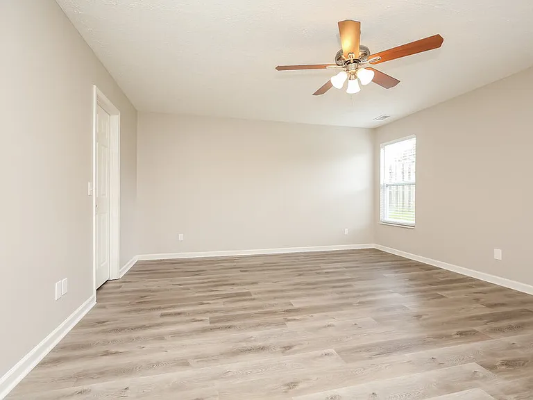 352 Stewart Springs Dr — Photo 11