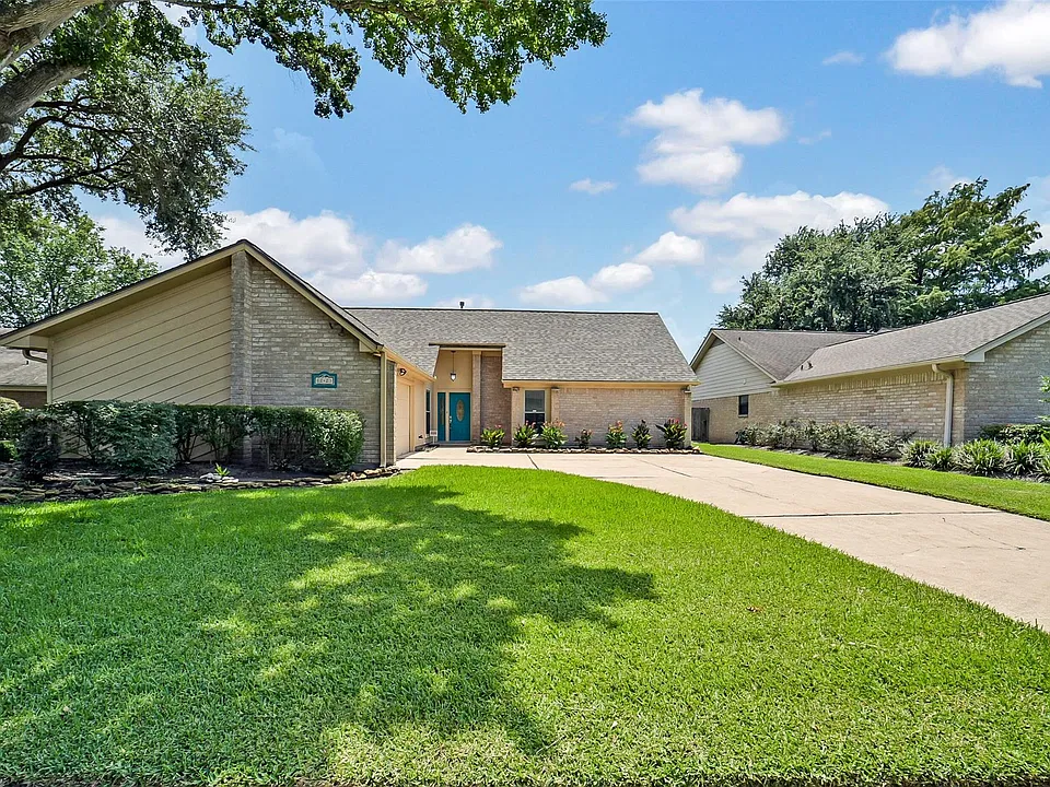 12423 Olympia Dr