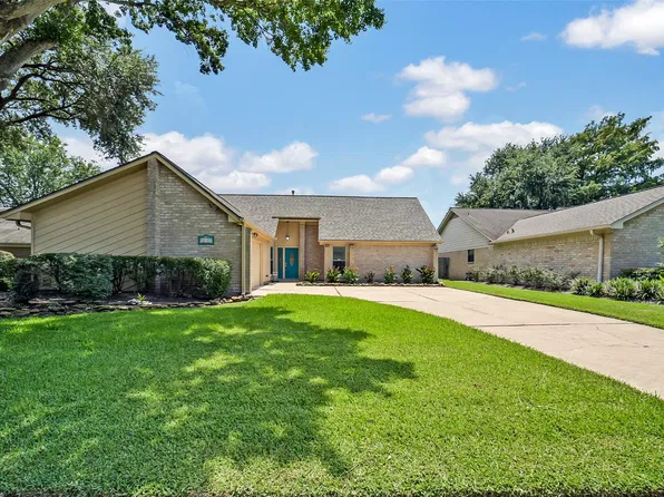 12423 Olympia Dr, Houston, TX 77077
