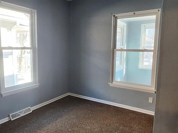 4th image of 2219 Lee Ave