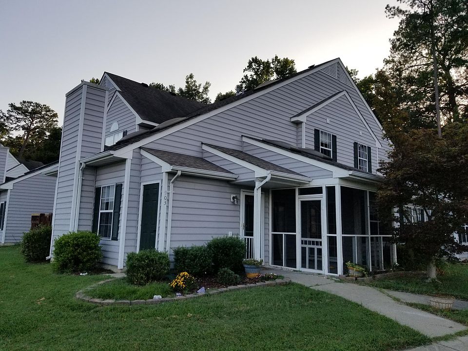1st image of 903 Hamlet Ct
