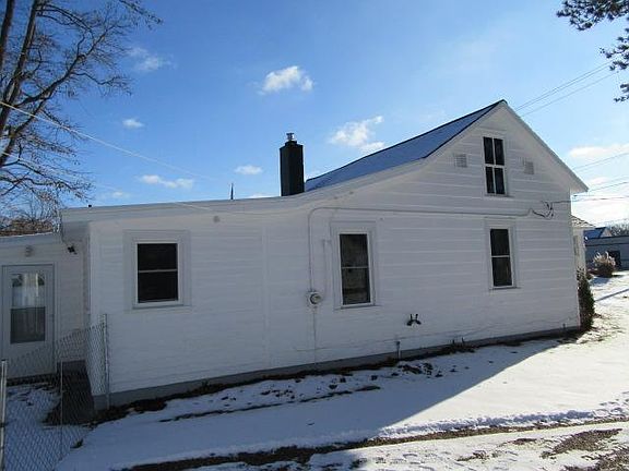 5th image of 2258 E Broadway Ave