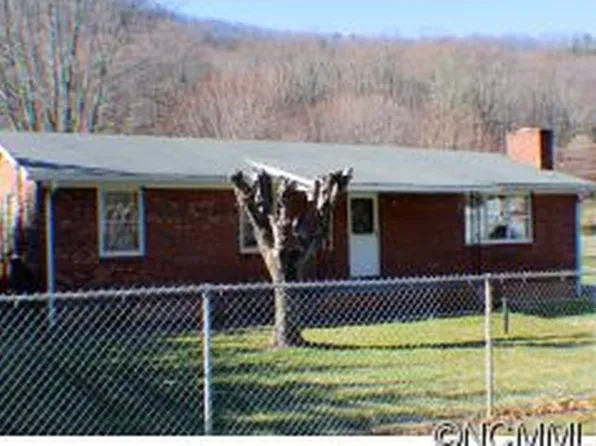101 Fuller Dr, Waynesville, NC 28786