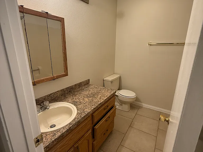 2611 Louisville St #2611 — Photo 8