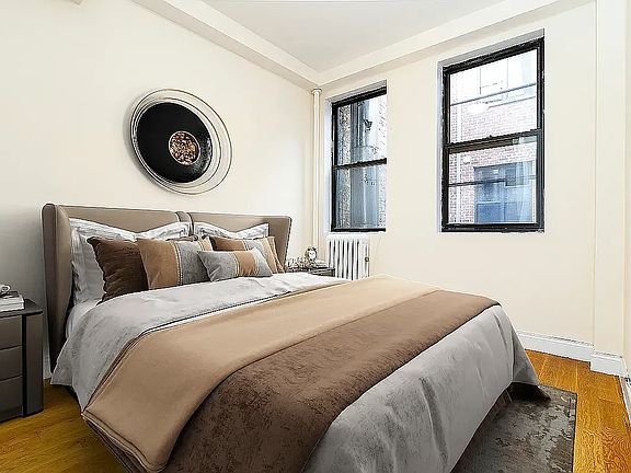 5th image of 231 E 14th St APT 4R