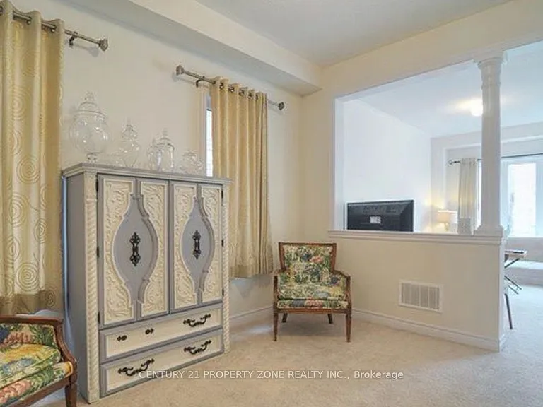 38 Banbridge Cres — Photo 3