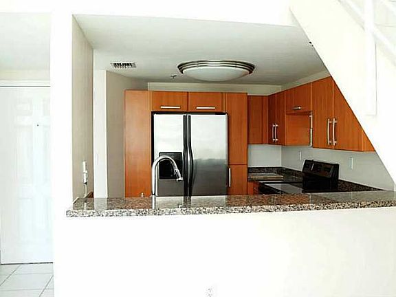 3rd image of 6362 Collins Ave #317