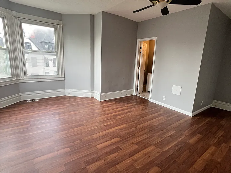 627 College St #1 — Photo 27