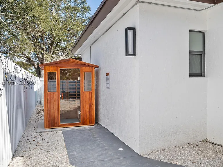 11730 NW 3rd Ave — Photo 32