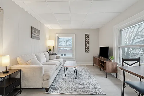 215 E Green St #3 Photo 1
