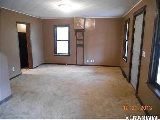 5th image of 221 Harriman Ave S