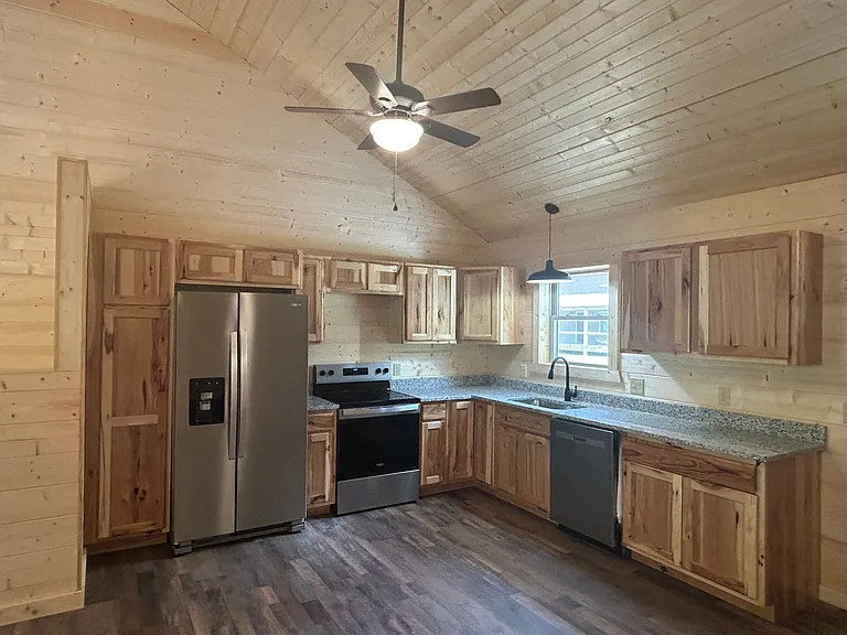 149 Oliver Ln — Photo 4