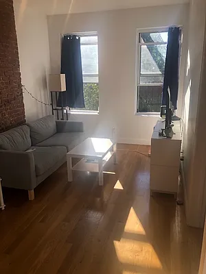 Rented by Alexander Bilu, LREB | media 3