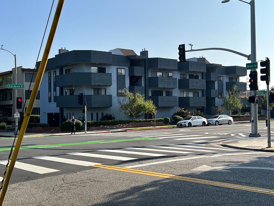 Condo building on the Southwest Corner of Wilson and Cordova, Pasadena
