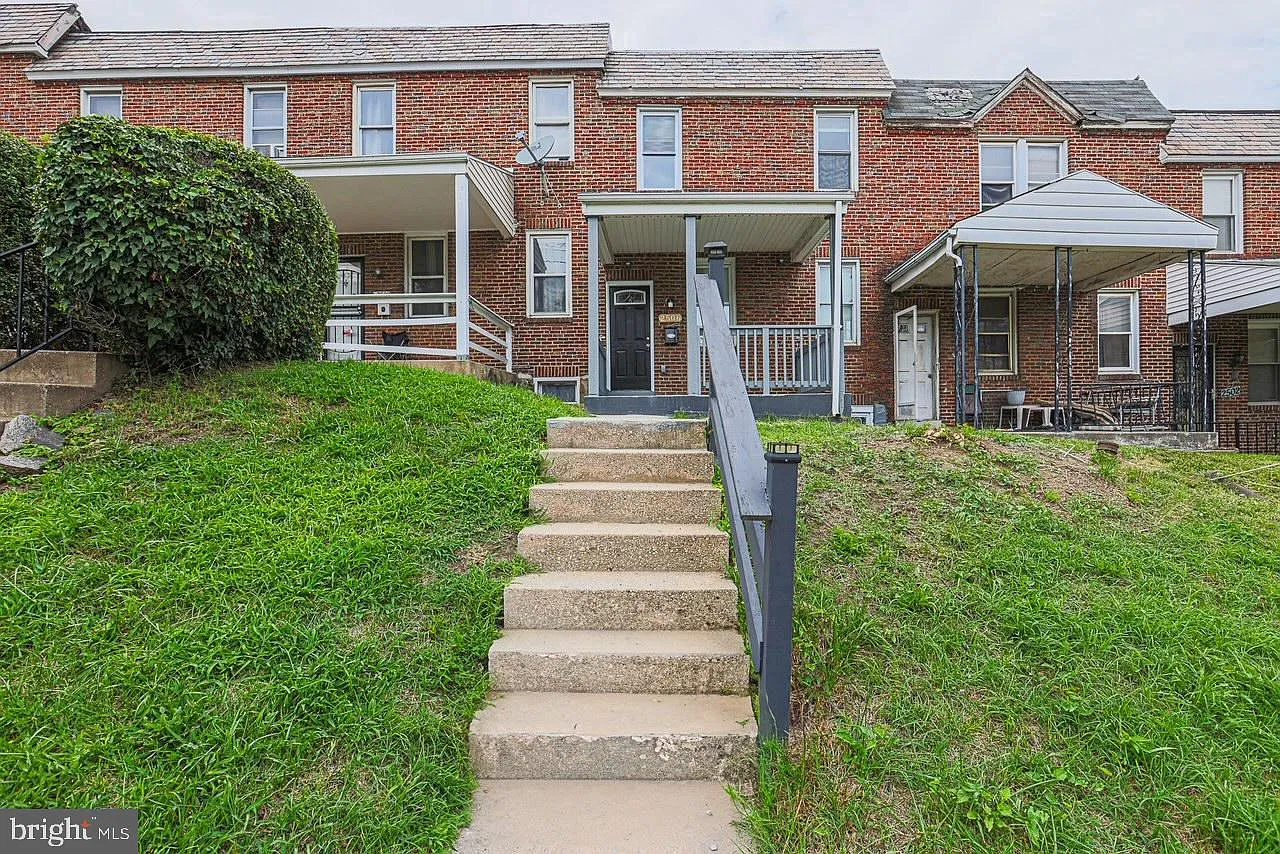 4 bed, 2.0 bath, 1728 sqft, $1,800 — Photo 3