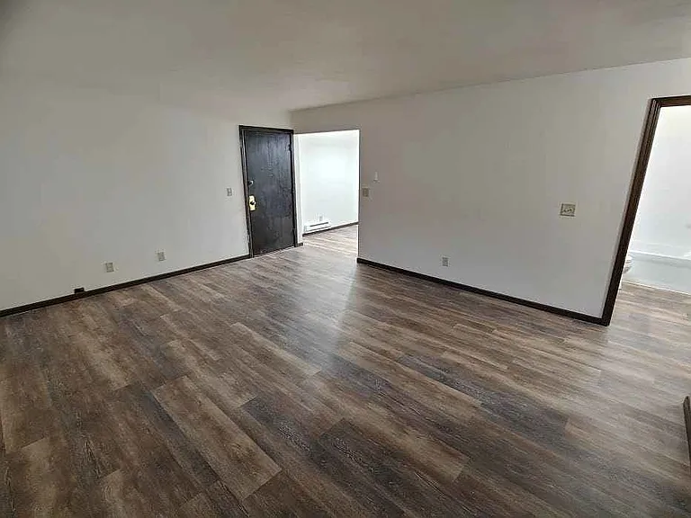 317-319 Lower living _10162025