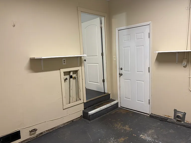 129 E Ohio St — Photo 18